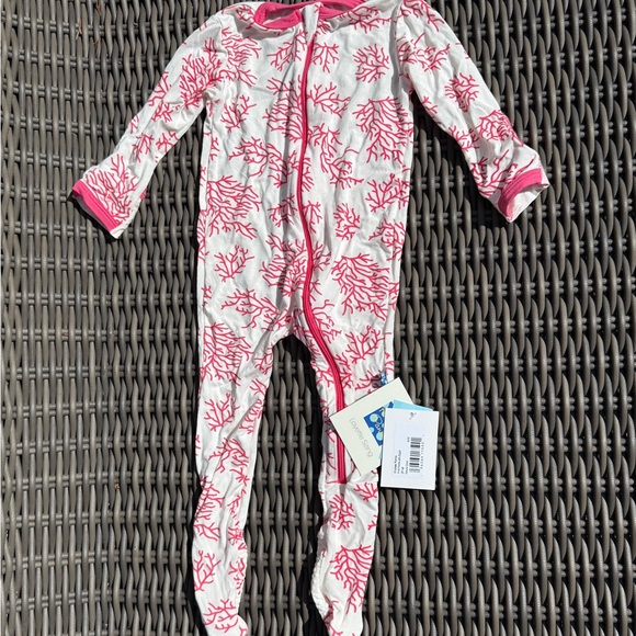Kickee Pants Coral Print Zip-Up Footie - Size 6-9 months - NWT - Picture 12 of 16